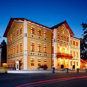 & Restaurant Waldschloss Hotell